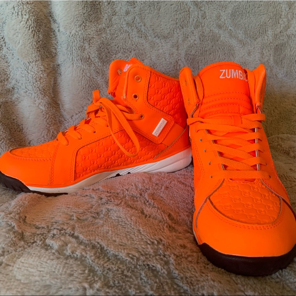❤️SOLD❤️ Zumba Sneakers size 7 Like New!